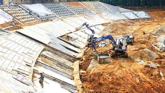 Nhiều gói thầu xây lắp phát sinh kiến nghị sau quá trình chuyển đổi chủ đầu tư. Ảnh minh họa: T. Phương
