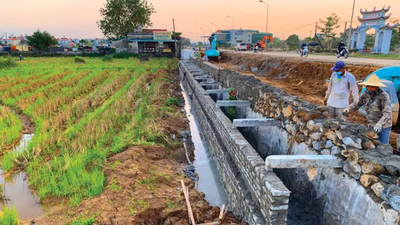 Thời gian lựa chọn nhà thầu nhiều gói thầu xây lắp ở cấp cơ sở bị kéo dài so với kế hoạch. Ảnh: Nhã Chi