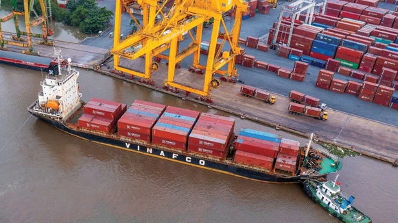 Đến 15/11/2025, tổng trị giá xuất nhập khẩu của cả nước đạt 801,02 tỷ USD, tăng 17,2% so với cùng kỳ năm 2024. Ảnh: Minh Trí