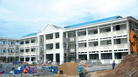 Gói thầu số 9 Xây lắp Trường Tiểu học Quang Vinh vừa được mở thầu với 1 nhà thầu nộp hồ sơ dự thầu. Minh họa: Nhã Chi