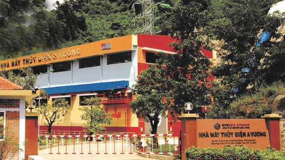 Gói thầu Xây dựng và mua sắm, lắp đặt toàn bộ thiết bị công trình thuộc Dự án Trụ sở điều hành sản xuất kinh doanh Công ty CP Thủy điện A Vương nhận được nhiều đề nghị làm rõ HSMT. Ảnh: P.L