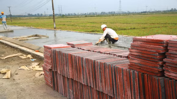 Không ít nhà thầu chưa biết về ưu đãi trong đấu thầu tại Nghị quyết số 198/2025/QH15 để lựa chọn gói thầu phù hợp tham dự thầu. Ảnh: Nhã Chi