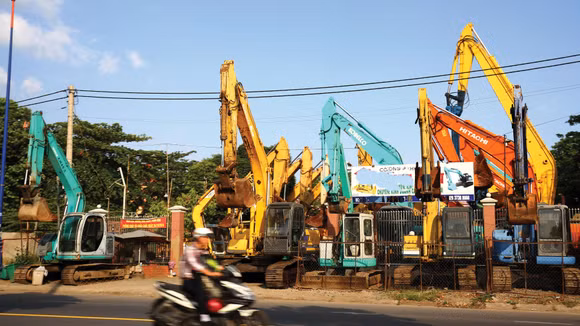 Sau khi được xếp hạng thứ nhất, nhiều nhà thầu không làm rõ về nhân sự chủ chốt, thiết bị thi công chủ yếu đã kê khai trong hồ sơ dự thầu. Ảnh minh họa: Nhã Chi