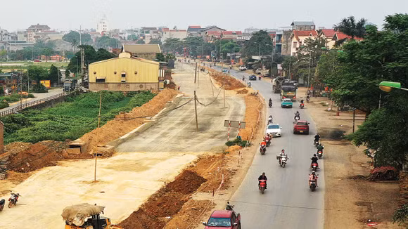 Gói thầu Xây dựng thuộc Dự án Nâng cấp các tuyến hẻm trên địa bàn các ấp (thuộc xã Long Thới cũ) yêu cầu nhà thầu có biện pháp thi công tất cả các công tác của tất cả các hạng mục. Ảnh minh họa: Hương Bình