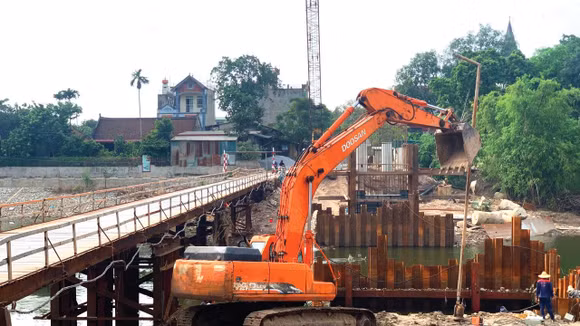 Những gói thầu dở dang khiến tiến độ dự án bị kéo dài, gây lãng phí nguồn lực xã hội, làm suy giảm hiệu quả sử dụng dòng vốn đầu tư công. Ảnh minh họa: Tiên Giang
