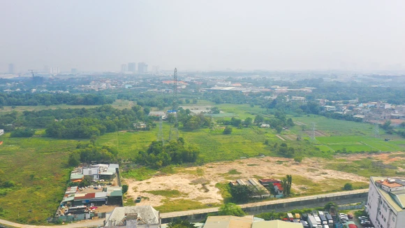 Danh mục 8 khu đất vừa được công bố để kêu gọi đầu tư nhà ở xã hội tại TP.HCM có tổng diện tích khoảng 9,48 ha, dự kiến cung ứng 6.157 căn hộ. Ảnh: Phú An