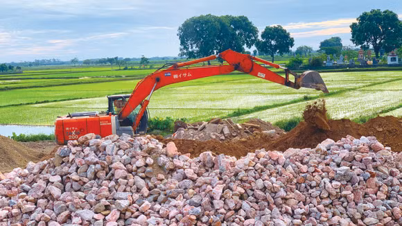Nhiều gói thầu xây lắp có sự cạnh tranh trong đấu thầu nhưng phải hủy thầu vì không có nhà thầu đáp ứng yêu cầu về kỹ thuật. Ảnh: Nhã Chi