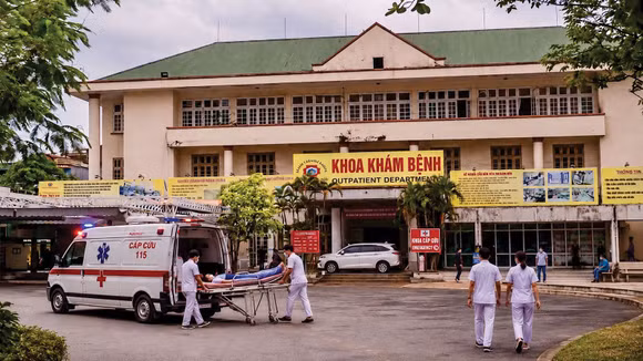 Dự án Đầu tư xây dựng nhà khám bệnh Bệnh viện Đa khoa tỉnh Quảng Ninh do Ban Quản lý dự án đầu tư xây dựng khu vực I tỉnh Quảng Ninh làm chủ đầu tư. Ảnh: Tiến Luật