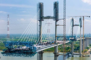Cầu Phước Khánh trên cao tốc Bến Lức - Long Thành đang được triển khai thi công. Ảnh ĐC