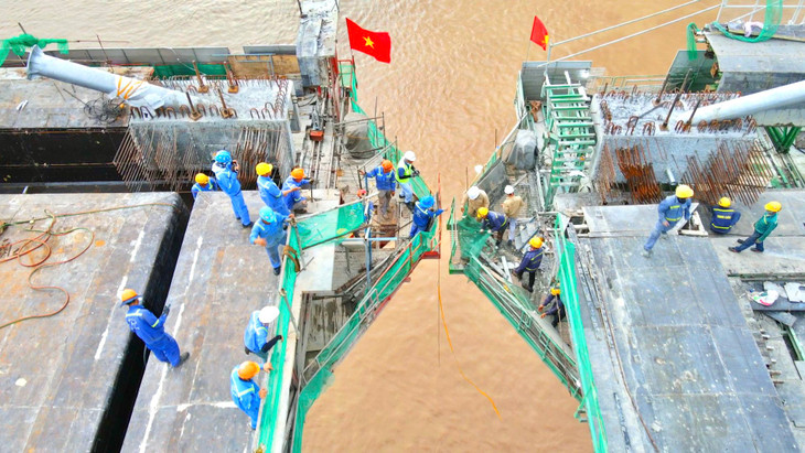 Hợp long cầu Mỹ Thuận 2 ngày 14/10, sớm 1 tháng so với kế hoạch