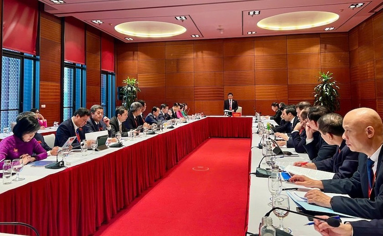 Đồng chí Nguyễn Văn Thắng điều hành phiên thảo luận tại tổ số 7. Ảnh: VGP/Phương Liên