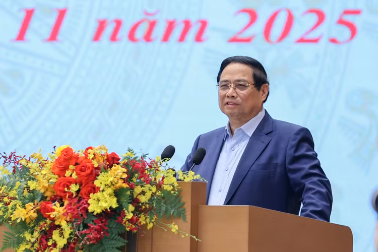 Thủ tướng Phạm Minh Chính phát biểu kết luận phiên họp thứ 5 Ban Chỉ đạo của Chính phủ về phát triển khoa học, công nghệ, đổi mới sáng tạo, chuyển đổi số và Đề án 06 - Ảnh: VGP/Nhật Bắc