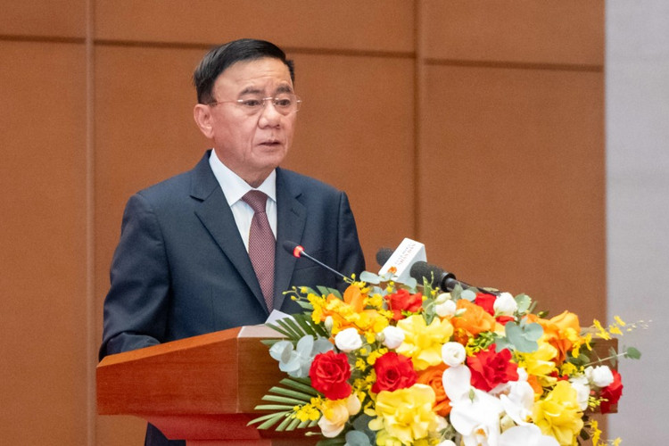 Thay mặt Bộ Chính trị, Ủy viên Bộ Chính trị, Thường trực Ban Bí thư Trần Cẩm Tú ký ban hành Quy định số 366-QĐ/TW