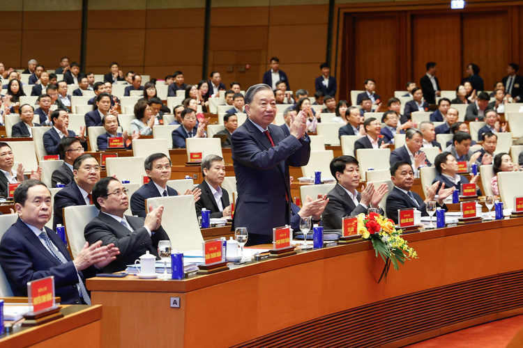 Tổng Bí thư Tô Lâm, Chủ tịch nước Lương Cường, Thủ tướng Chính phủ Phạm Minh Chính, Chủ tịch Quốc hội Trần Thanh Mẫn, Thường trực Ban Bí thư Trần Cẩm Tú và các đại biểu dự Hội nghị - Ảnh: VGP/Nhật Bắc