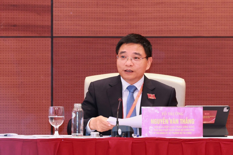 Bộ trưởng Bộ Tài chính Nguyễn Văn Thắng làm Tổ trưởng Tổ thảo luận số 7 - Ảnh: Nhật Bắc