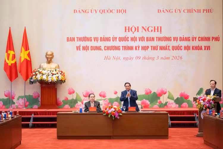 Bí thư Đảng ủy Chính phủ, Thủ tướng Chính phủ Phạm Minh Chính và Bí thư Đảng ủy Quốc hội, Chủ tịch Quốc hội Trần Thanh Mẫn chủ trì Hội nghị - Ảnh: VGP/Nhật Bắc