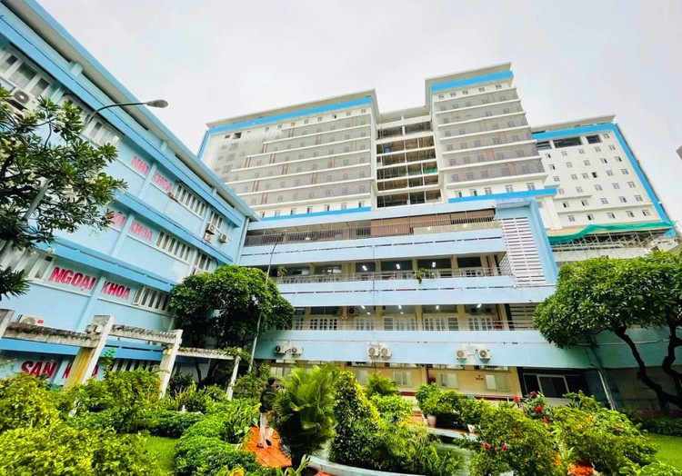 Dự án Xây dựng, thay thế khối điều trị nội trú Bệnh viện Nhân dân Gia Định (TP.HCM) chậm tiến độ hơn 3 năm so với kế hoạch. Ảnh: Duy Tính