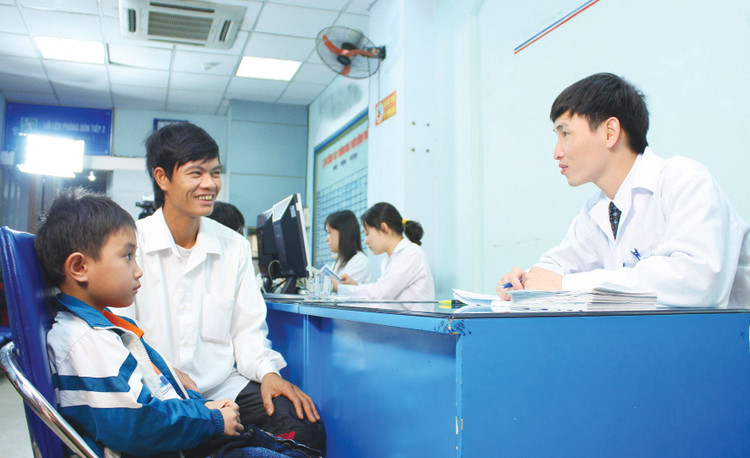 Dự thảo Sửa đổi Luật Thuế thu nhập cá nhân (sửa đổi) bổ sung quy định cho phép người nộp thuế được khấu trừ trước khi tính thuế một số khoản chi phí liên quan tới giáo dục - đào tạo và y tế bên cạnh các khoản giảm trừ gia cảnh hiện hành. Ảnh: Thanh Hải