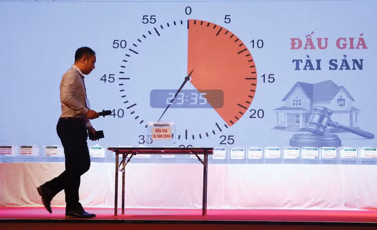 Đấu giá viên là chủ thể trực tiếp vận hành và điều phối toàn bộ quá trình của cuộc đấu giá tài sản. Ảnh: Nhã Chi