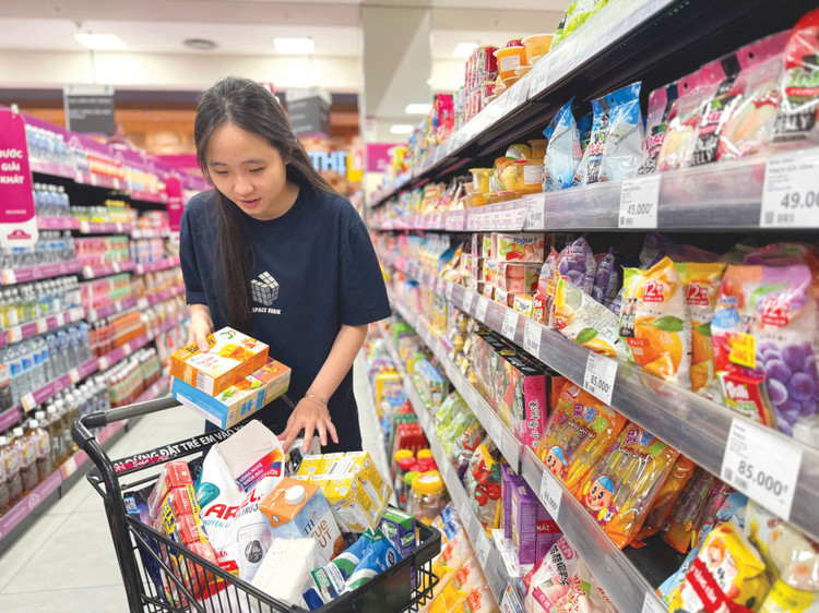 Chỉ số nhà quản trị mua hàng (PMI) tháng 7 đạt 52,4 điểm, tăng so với mức 48,9 điểm của tháng 6 và lần đầu tiên vượt ngưỡng 50 điểm trong 4 tháng. Ảnh: Nhã Chi