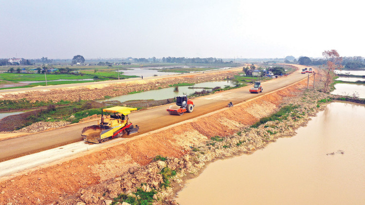 Tổng vốn đầu tư công thực hiện trong 2 tháng đầu năm ước đạt 55,74 nghìn tỷ đồng, tương đương 5,6% kế hoạch Thủ tướng giao. Ảnh: Xuân Mộc