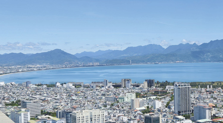 Vịnh biển ven tuyến đường Nguyễn Tất Thành được TP. Đà Nẵng định hướng xây dựng 5 đảo nhân tạo, trong đó dành một phần diện tích phát triển các dịch vụ tài chính. Ảnh: Hà Minh