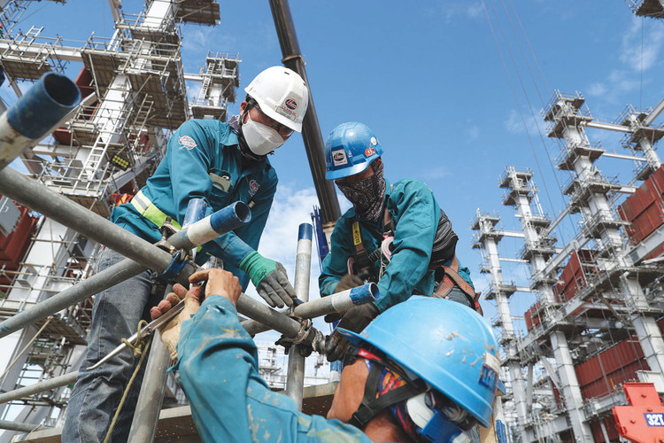 Các gói thầu bảo hiểm có giá trị trên 50 tỷ đồng chủ yếu thuộc lĩnh vực hàng không, điện lực. Ảnh: Đỗ Duẩn