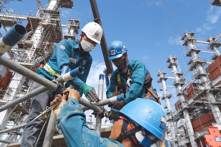 Các gói thầu bảo hiểm có giá trị trên 50 tỷ đồng chủ yếu thuộc lĩnh vực hàng không, điện lực. Ảnh: Đỗ Duẩn