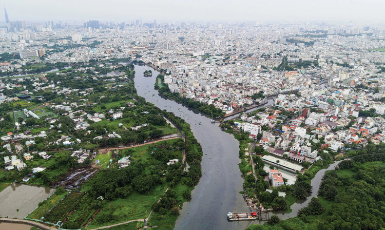 Dự án Xây dựng hạ tầng và cải tạo môi trường kênh Tham Lương - Bến Cát - rạch Nước Lên cần khoảng 1,4 triệu m3 cát đắp nền và gần 800.000 m3 đá xây dựng. Ảnh: Châu Tuấn
