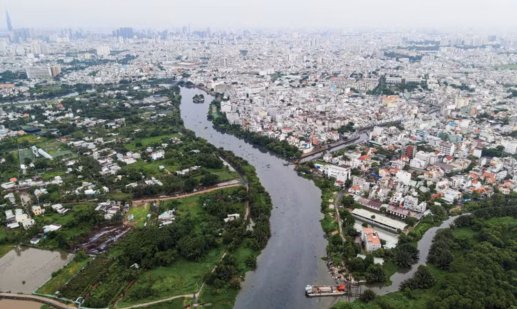 Dự án Xây dựng hạ tầng và cải tạo môi trường kênh Tham Lương - Bến Cát - rạch Nước Lên cần khoảng 1,4 triệu m3 cát đắp nền và gần 800.000 m3 đá xây dựng. Ảnh: Châu Tuấn