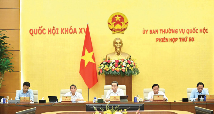 Phó Chủ tịch Quốc hội Nguyễn Đức Hải điều hành phiên họp của Ủy ban Thường vụ Quốc hội cho ý kiến về Dự án Luật Quản lý thuế (sửa đổi). Ảnh: Quang Khánh