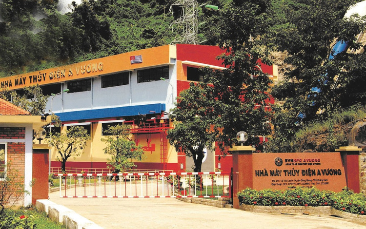 Gói thầu Xây dựng và mua sắm, lắp đặt toàn bộ thiết bị công trình thuộc Dự án Trụ sở điều hành sản xuất kinh doanh Công ty CP Thủy điện A Vương nhận được nhiều đề nghị làm rõ HSMT. Ảnh: P.L