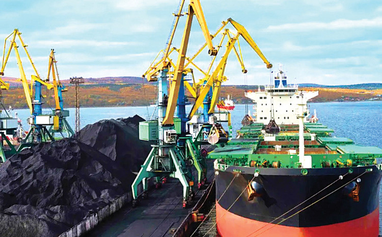 Căng thẳng tại Trung Đông có thể tác động đến chi phí nhập khẩu than pha trộn, vật tư thiết bị, đồng thời ảnh hưởng đến chi phí vận chuyển và giá thành sản phẩm than. Ảnh minh họa: VS st