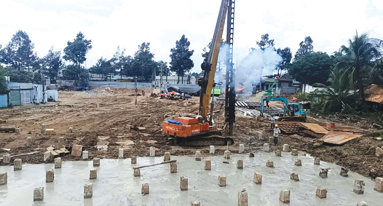 Đến giữa tháng 10/2025, giá trị xây lắp của Dự án Đường trục trung tâm TP. Biên Hòa đoạn từ đường Võ Thị Sáu đến đường Đặng Văn Trơn đạt 59,75% tổng giá trị hợp đồng. Ảnh: Ngọc Tuấn