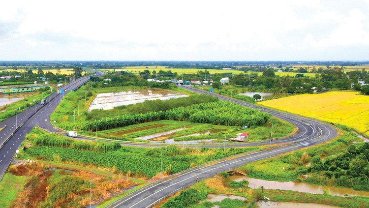 Các dự án cao tốc Cao Lãnh - Lộ Tẻ - Rạch Sỏi, Cần Thơ - Cà Mau sẽ hoàn thành tuyến chính vào ngày 19/12/2025. Ảnh: N.Huy