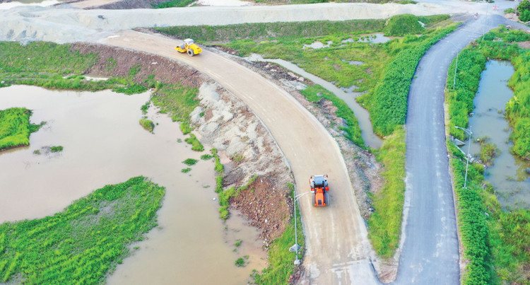 Gói thầu số 03 thuộc Dự án Đường từ nút giao Đông Xuân đi TP. Thanh Hóa, đoạn Đông Thanh - Đông Tiến bị hủy thầu từ tháng 5/2025, đến nay chưa mời thầu lại. Ảnh minh họa: Lê Thắng