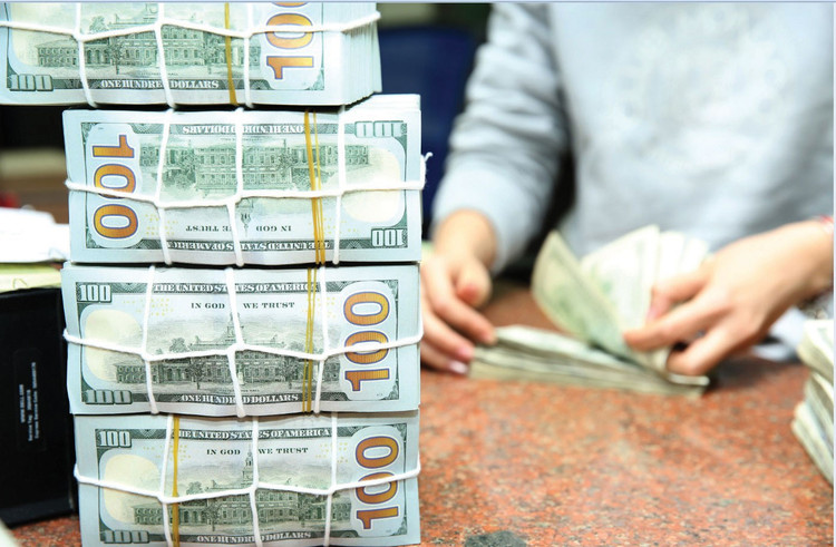 Dự thảo Nghị định phân cấp cho Bộ Tài chính quyết định sửa đổi, bổ sung thỏa thuận vay nhân danh Chính phủ trong trường hợp việc sửa đổi không làm tăng nghĩa vụ trả nợ nước ngoài của Chính phủ. Ảnh: Song Lê 