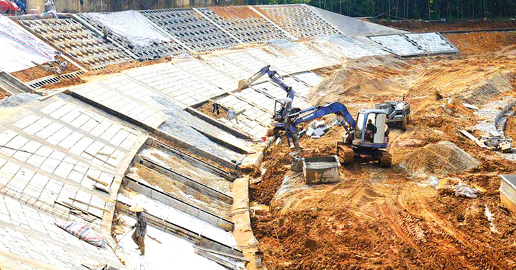 Nhiều gói thầu xây lắp phát sinh kiến nghị sau quá trình chuyển đổi chủ đầu tư. Ảnh minh họa: T. Phương