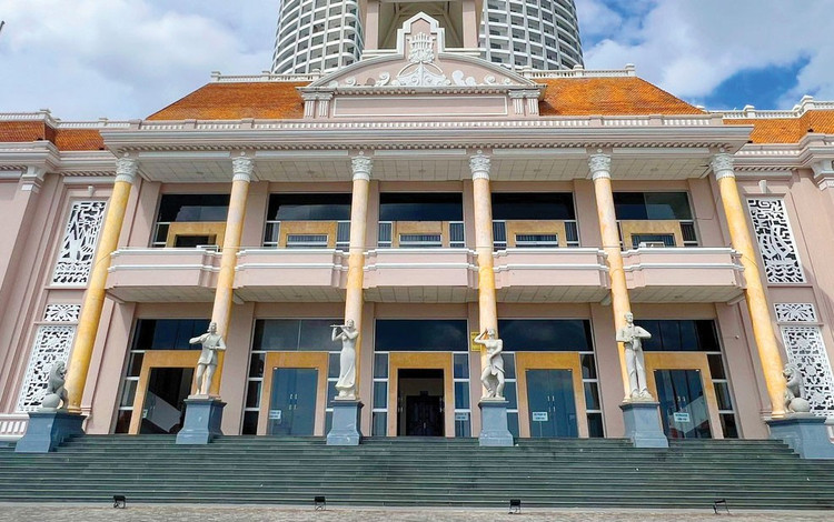 Gói thầu Thi công xây dựng công trình và cung cấp, lắp đặt thiết bị thuộc Dự án Cải tạo, sửa chữa Trung tâm Hội nghị 46 Trần Phú (Khánh Hòa) đã bị hủy thầu 2 lần. Ảnh minh họa: Hiền An