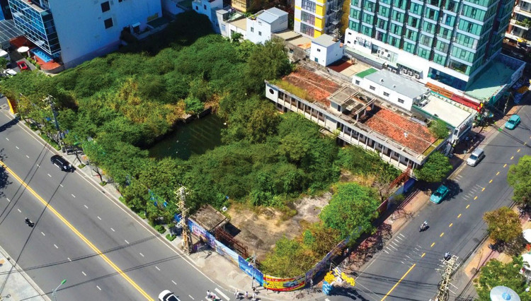 Khu đất 48 - 48A đường Trần Phú được xem là “đất vàng” ven biển trung tâm Nha Trang, tỉnh Khánh Hòa. Ảnh: Tiên Giang