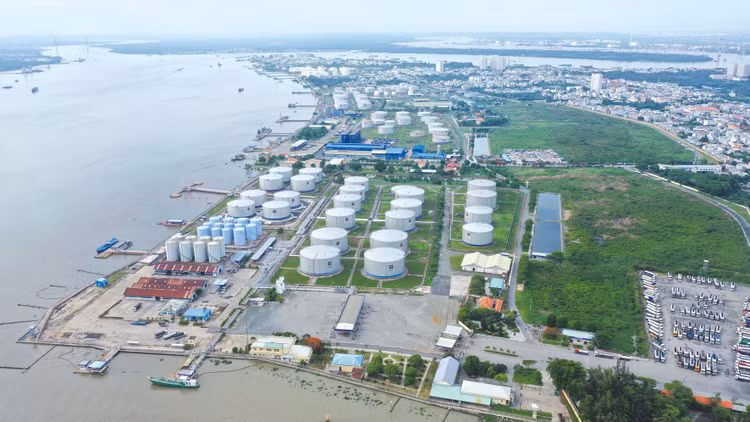 Việc chủ động dự trữ dầu thô sẽ giúp Việt Nam giảm thiểu rủi ro trước những biến động khó lường của thị trường năng lượng thế giới. Ảnh: Lê Đặng Phú An