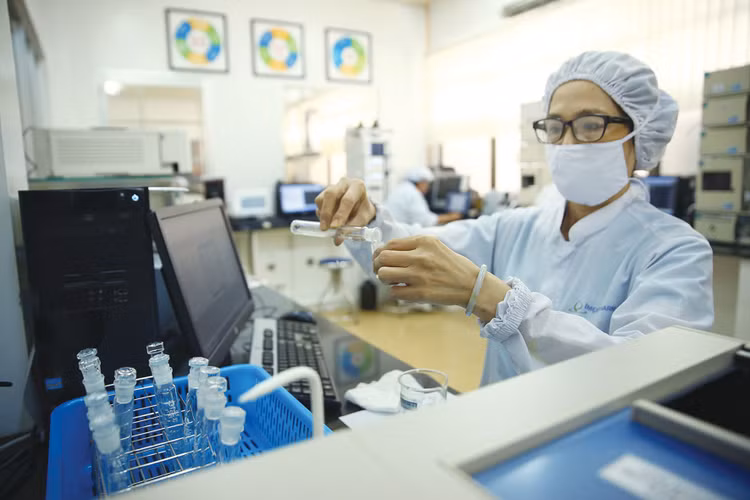 Dự thảo Nghị định về doanh nghiệp khoa học và công nghệ bổ sung chính sách miễn thuế thu nhập cá nhân cho các chuyên gia, nhà khoa học, nhân lực tham gia nhiệm vụ nghiên cứu. Ảnh: Nhã Chi