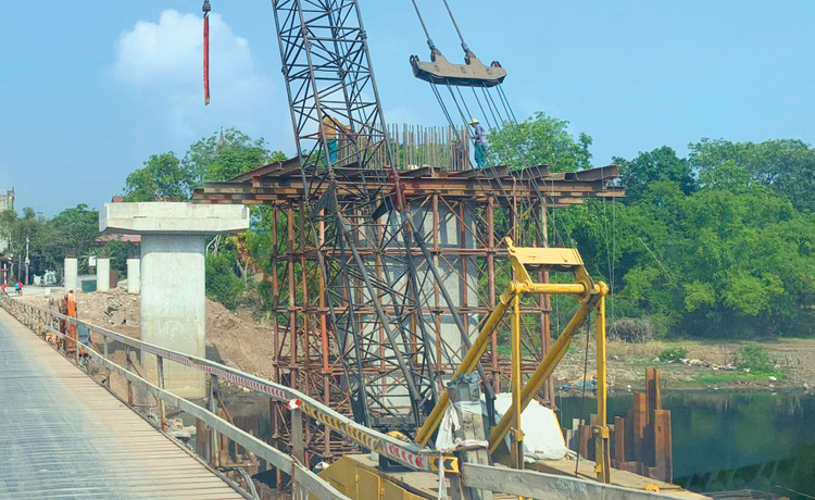 Gói thầu số 07 thuộc Dự án Đầu tư xây dựng cầu Kẻ Nính (Nghệ An) đã tìm được nhà thầu thi công. Ảnh: Lê Chiến