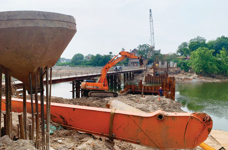 Số lượng nhà thầu bị công khai vi phạm tăng qua các năm một mặt phản ánh quy mô hoạt động đấu thầu tăng nhanh trong bối cảnh đầu tư công đang được thúc đẩy mạnh mẽ. Ảnh minh họa: Khôi Lê