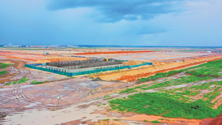 Tại Kỳ họp thứ 10, Quốc hội đã thông qua một số luật, nghị quyết, trong đó sửa đổi, bổ sung nhiều nội dung liên quan trực tiếp đến quy định của pháp luật về đấu thầu lựa chọn nhà đầu tư thực hiện dự án đầu tư kinh doanh. Ảnh: Khôi Lê