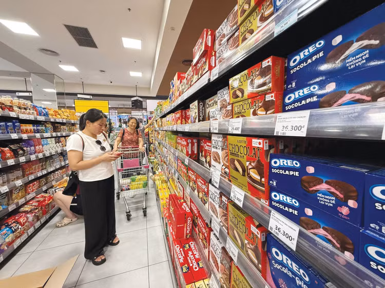 Xu hướng tiêu dùng năm 2026 được đánh giá có triển vọng tích cực nếu nền kinh tế tiếp tục phục hồi sản xuất, duy trì việc làm và thu nhập cho người dân. Ảnh: Nhã Chi