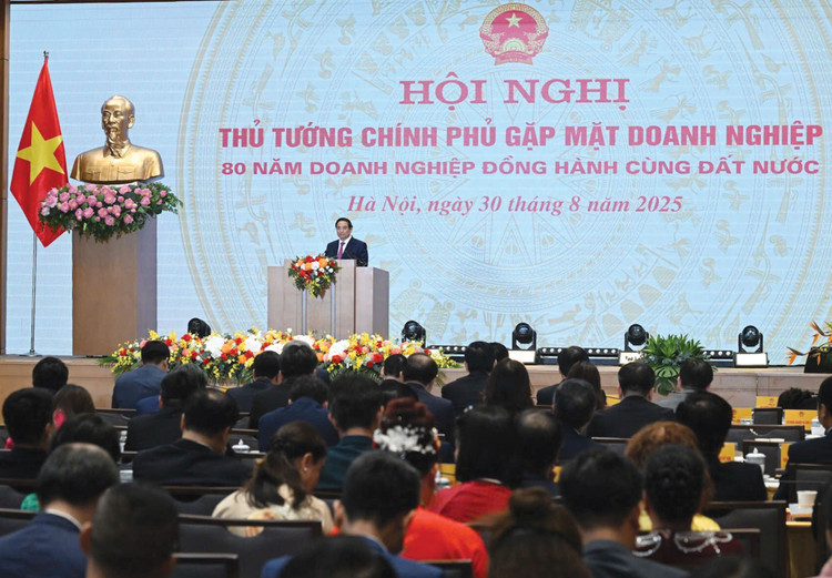 Thủ tướng Phạm Minh Chính dự Hội nghị gặp mặt doanh nghiệp với chủ đề "80 năm doanh nghiệp đồng hành cùng đất nước"