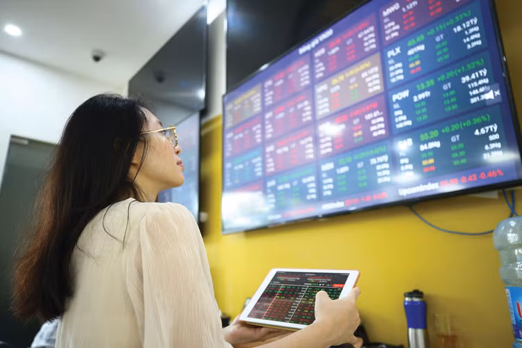 Diễn đàn cấp cao Cố vấn tài chính Việt Nam 2025 (VWAS) tổ chức chiều 25/9/2025 mổ xẻ các yếu tố vĩ mô, phân tích chuyên sâu từng kênh đầu tư và đưa ra những dự báo quan trọng cho giai đoạn tới. Ảnh: Lê Tiên