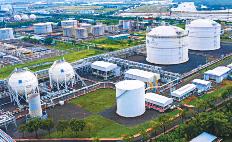 Dự án Nhà máy Nhiệt điện LNG Nghi Sơn dự kiến được xây dựng tại phường Nghi Sơn, tỉnh Thanh Hóa. Ảnh minh họa: Phú An