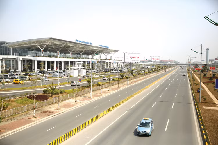 Bộ Xây dựng được giao nghiên cứu bổ sung quy định về việc giao Chính phủ quy định chi tiết thủ tục đầu tư các dự án cảng hàng không, sân bay. Ảnh: Lê Tiên